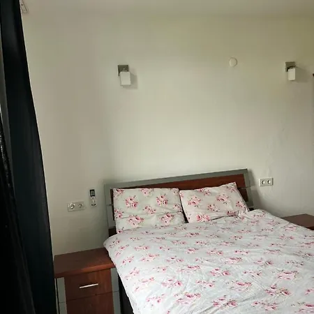 شقة Kusadasi